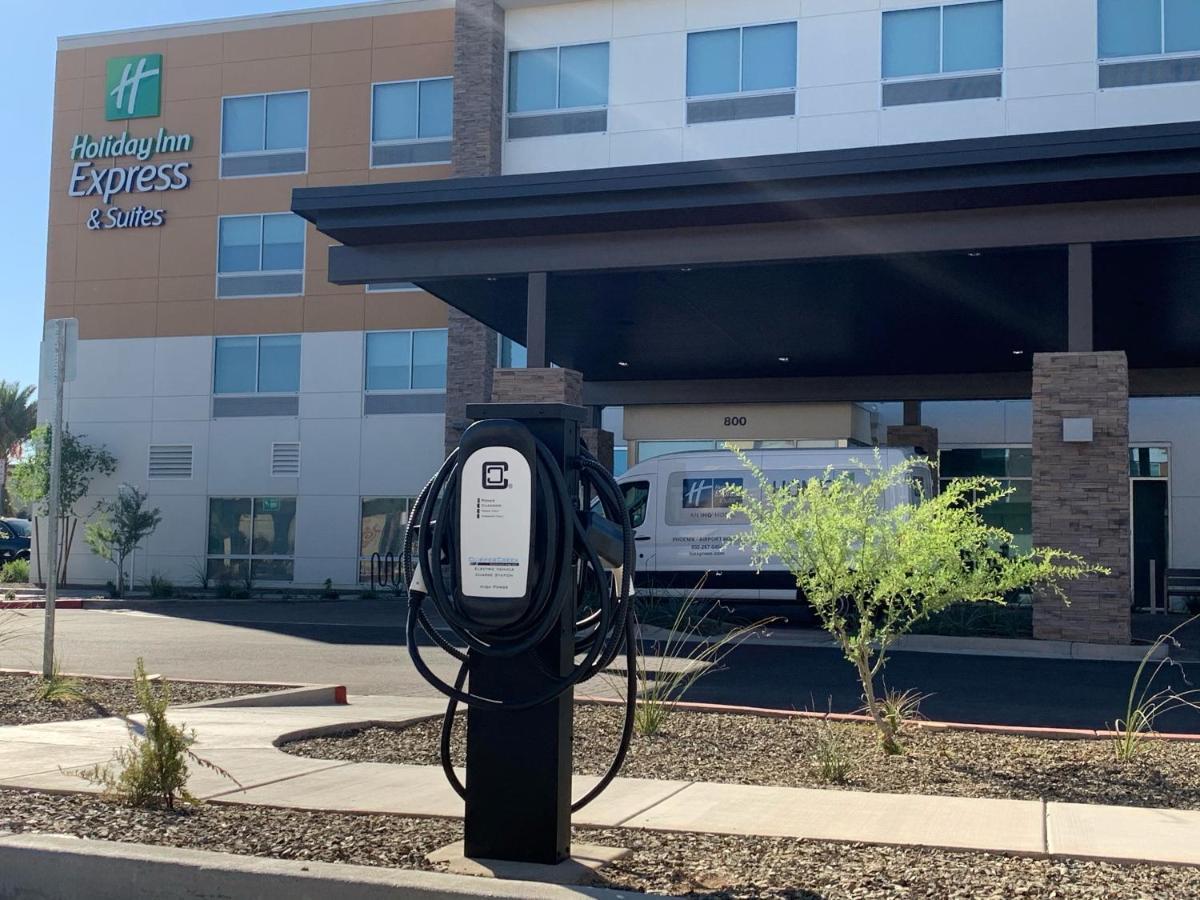 Holiday Inn Express & Suites - Phoenix - Airport North By Ihg Exterior photo