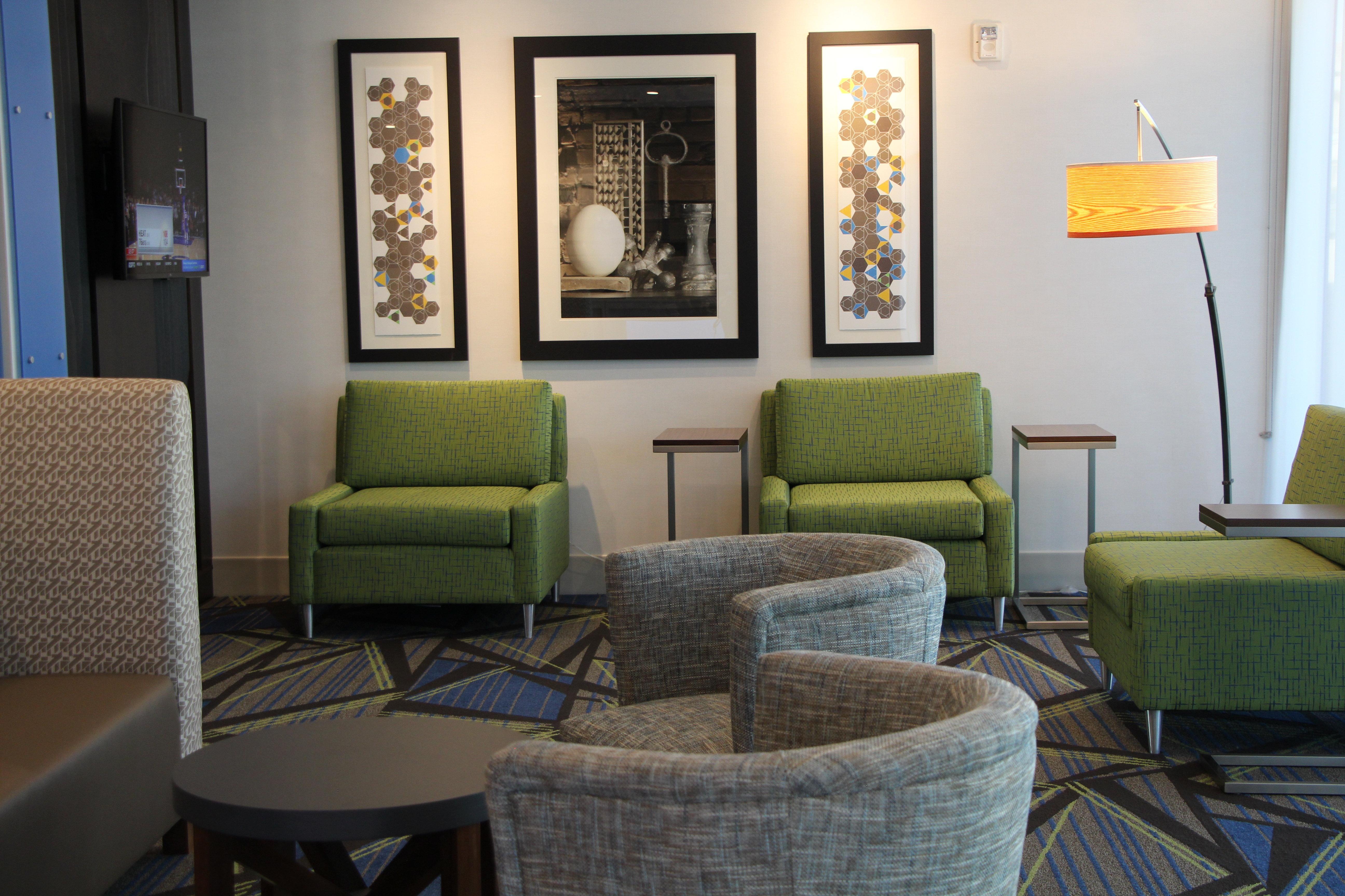 Holiday Inn Express & Suites - Phoenix - Airport North By Ihg Exterior photo