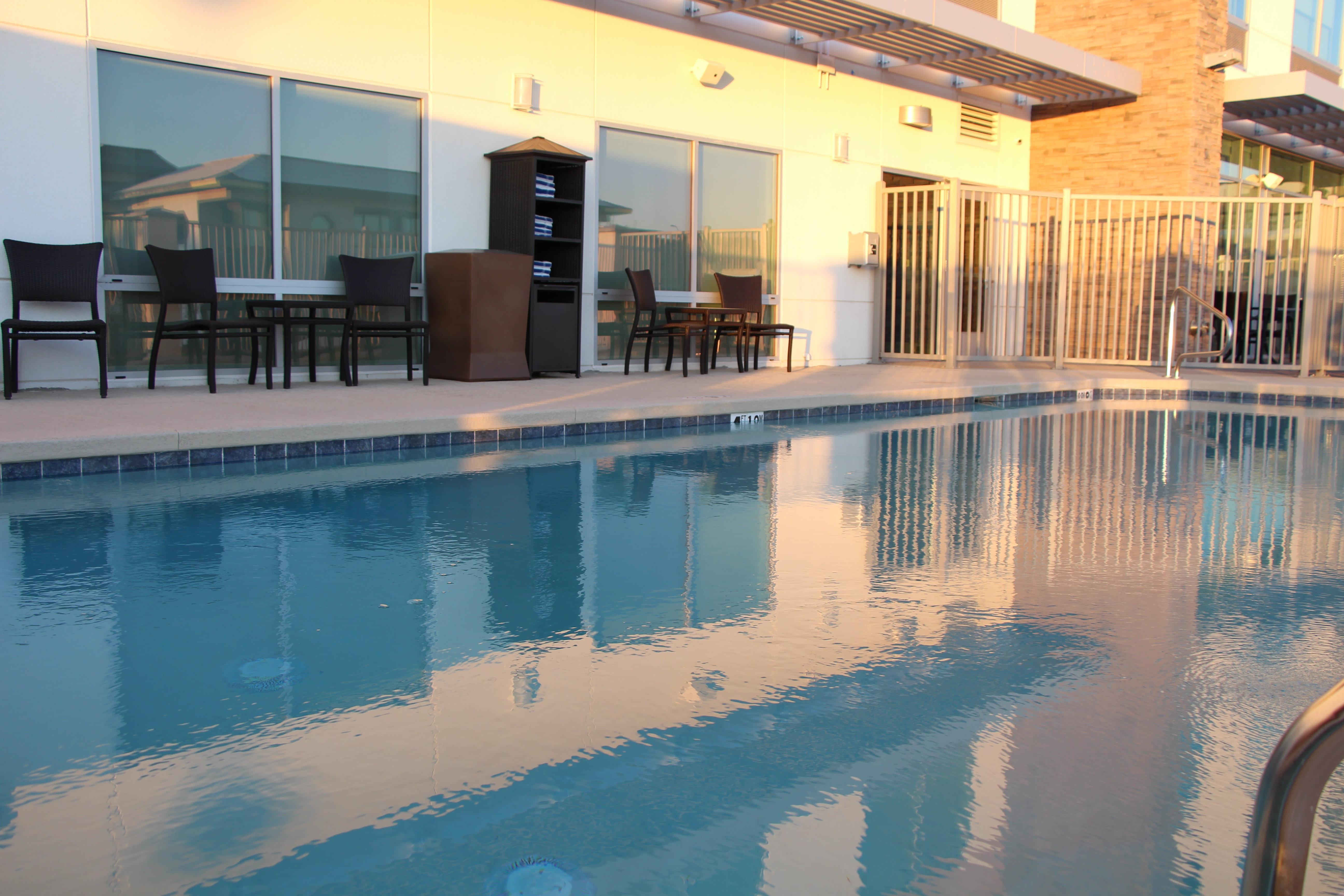 Holiday Inn Express & Suites - Phoenix - Airport North By Ihg Exterior photo