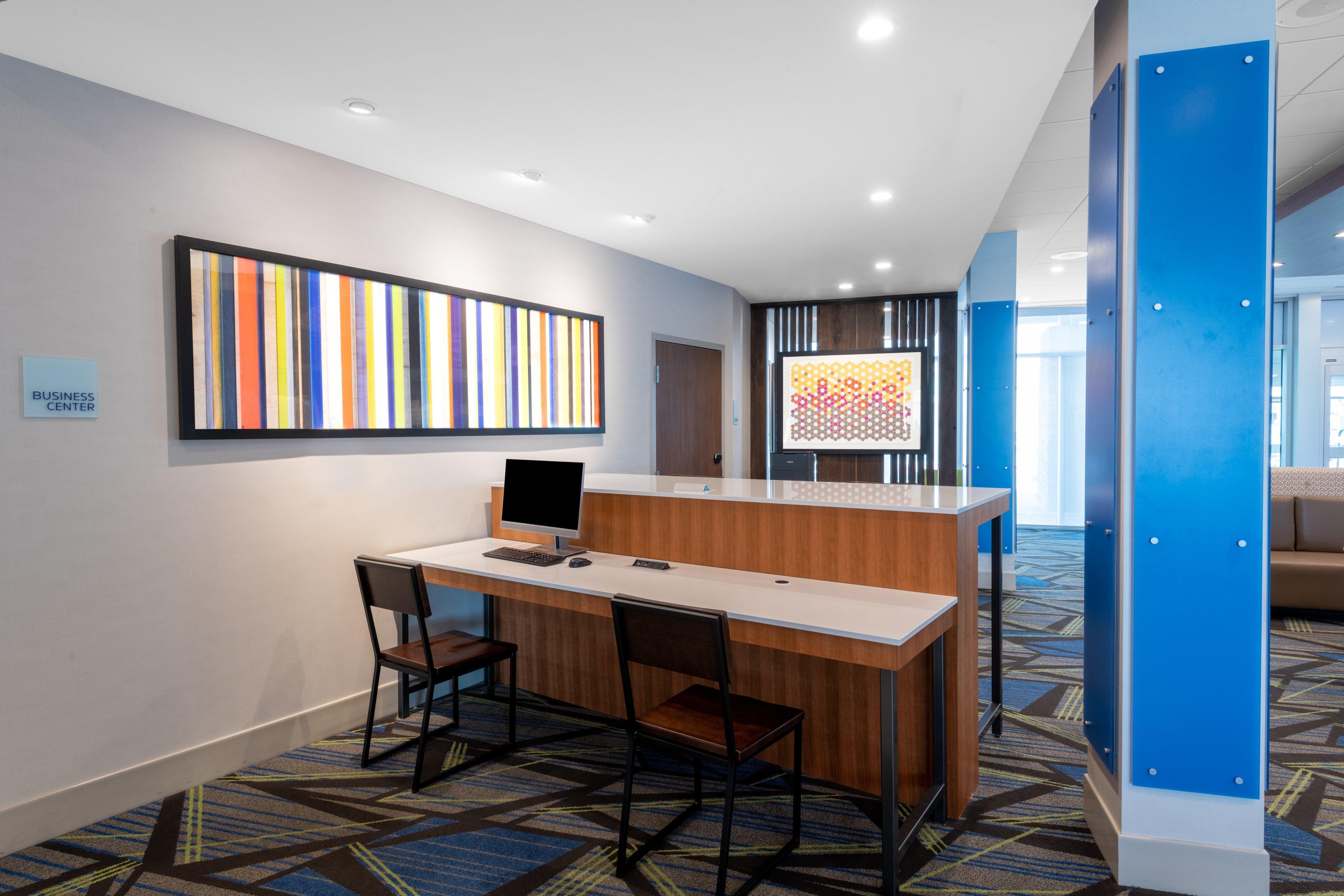 Holiday Inn Express & Suites - Phoenix - Airport North By Ihg Exterior photo
